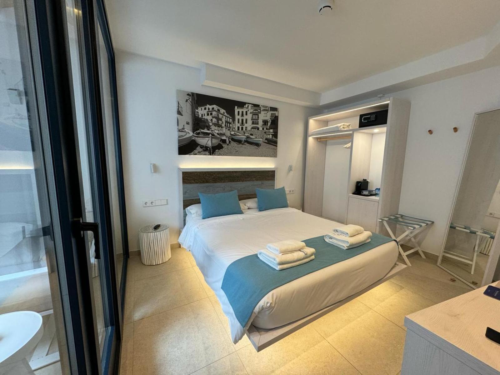 Hotel Boutique Es Blau Cadaqués Exteriör bild