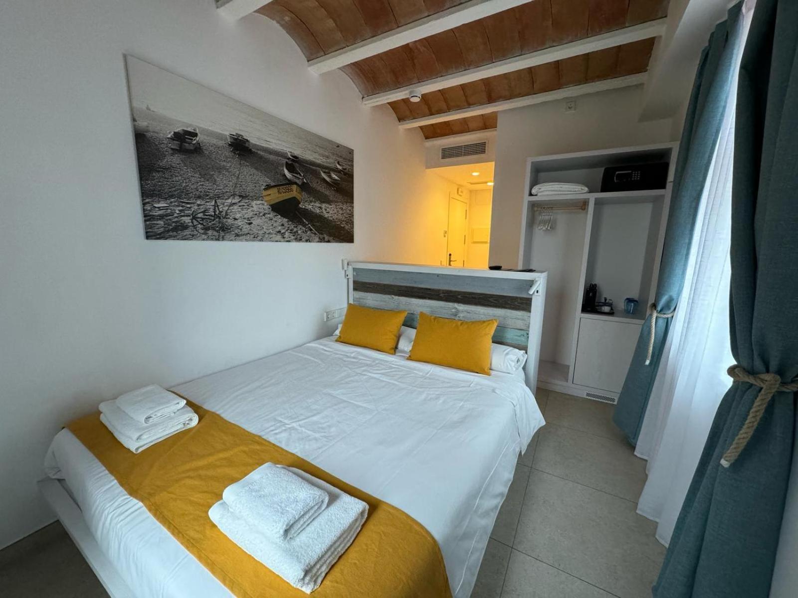 Hotel Boutique Es Blau Cadaqués Exteriör bild